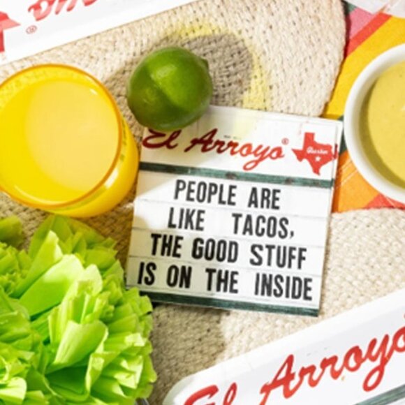 El Arroyo Paper Napkins (40) People Are Like Tacos, Good Stuff Is On The Inside - Picture 4 of 4